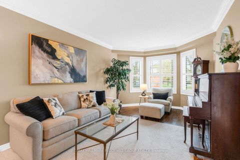 Photo 6 at 87 Cityview Circle, Holly, Barrie
