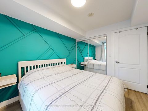 Photo 14 at 1005 - 212 Eglinton Avenue E, Mount Pleasant East, Toronto