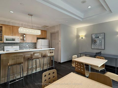 Photo 27 at 1005 - 212 Eglinton Avenue E, Mount Pleasant East, Toronto