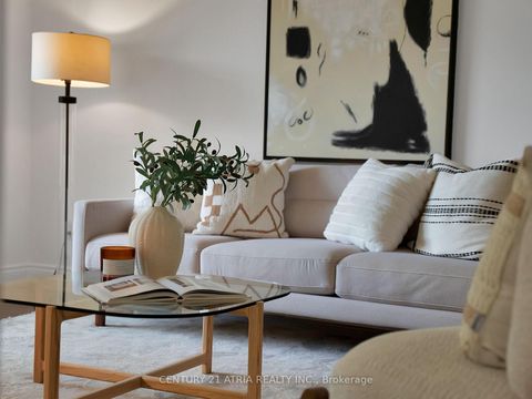 Photo 8 at 21 Longbow Square, Steeles, Toronto