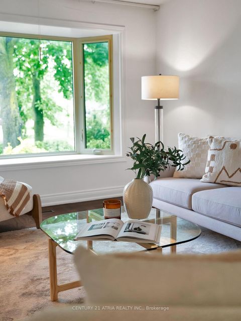 Photo 9 at 21 Longbow Square, Steeles, Toronto