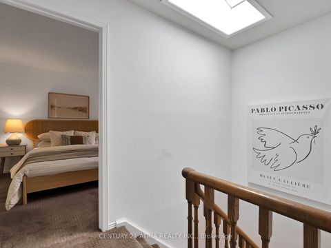 Photo 17 at 21 Longbow Square, Steeles, Toronto