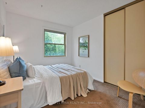 Photo 31 at 21 Longbow Square, Steeles, Toronto