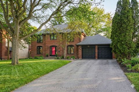 Photo 1 at 40 Stonemanse Court, Woburn, Toronto