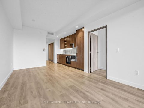 Photo 3 at 903 - 85 McMahon Drive, Bayview Village, Toronto