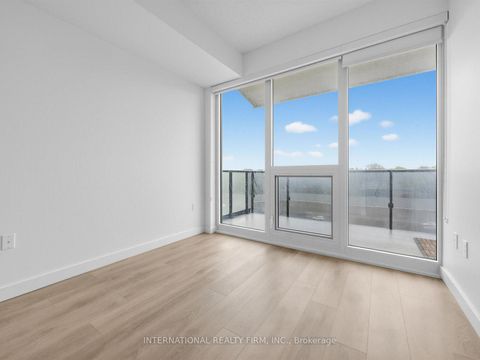 Photo 7 at 903 - 85 McMahon Drive, Bayview Village, Toronto
