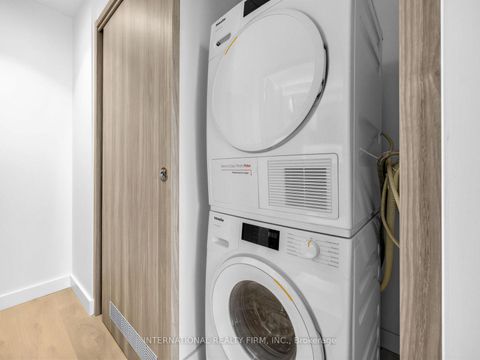 Photo 9 at 903 - 85 McMahon Drive, Bayview Village, Toronto