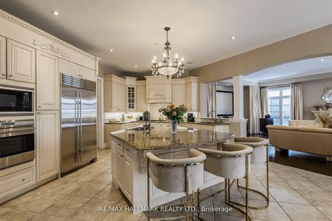 Photo 11 at 123 Carisbrooke Circle, Bayview Southeast, Aurora