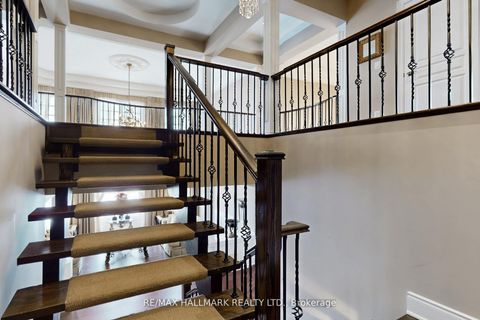 Photo 24 at 123 Carisbrooke Circle, Bayview Southeast, Aurora