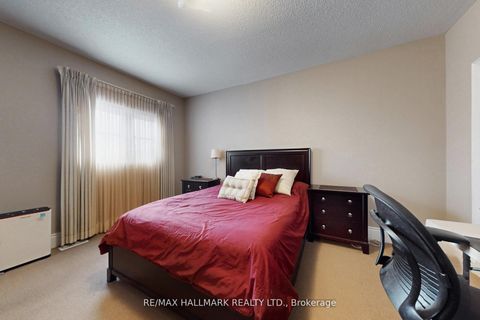 Photo 33 at 123 Carisbrooke Circle, Bayview Southeast, Aurora