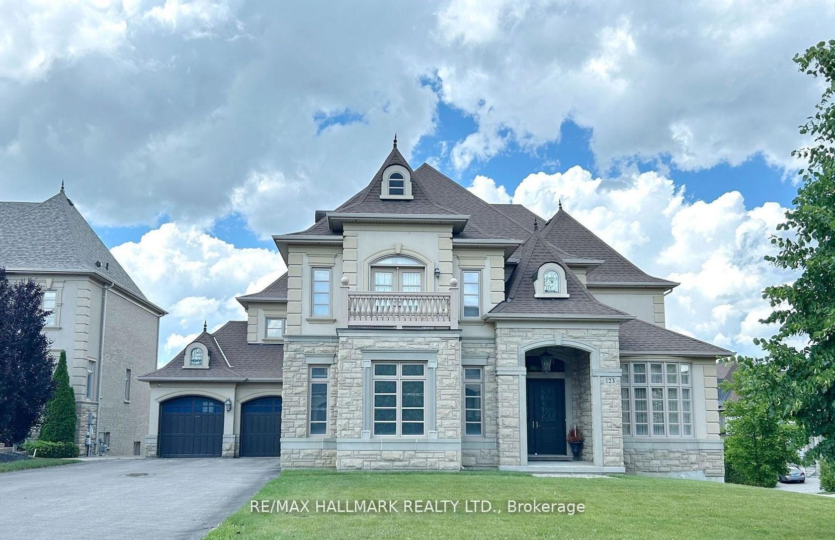 123 Carisbrooke Circle, Bayview Southeast, Aurora photo number 2