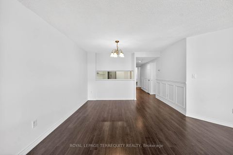 Photo 10 at 1805 - 10 Kenneth Avenue, Willowdale East, Toronto