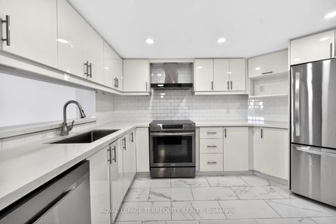 Photo 13 at 1805 - 10 Kenneth Avenue, Willowdale East, Toronto