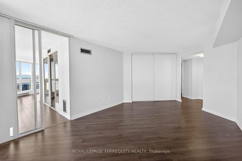 Photo 19 at 1805 - 10 Kenneth Avenue, Willowdale East, Toronto