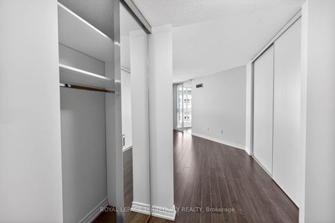 Photo 21 at 1805 - 10 Kenneth Avenue, Willowdale East, Toronto