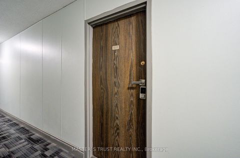 Photo 4 at 1906 - 390 Dixon Road, The Westway, Toronto