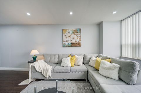 Photo 15 at 1906 - 390 Dixon Road, The Westway, Toronto