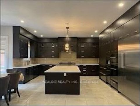 Photo 4 at 39 Hemford Crescent, Don Mills, Toronto