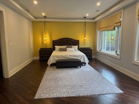 Photo 12 at 39 Hemford Crescent, Don Mills, Toronto