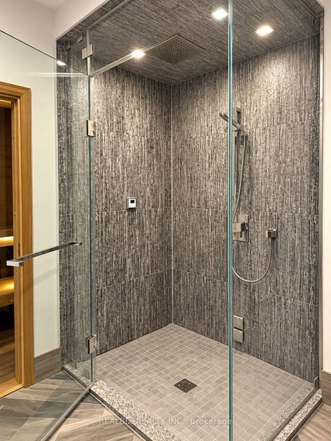 Photo 21 at 39 Hemford Crescent, Don Mills, Toronto