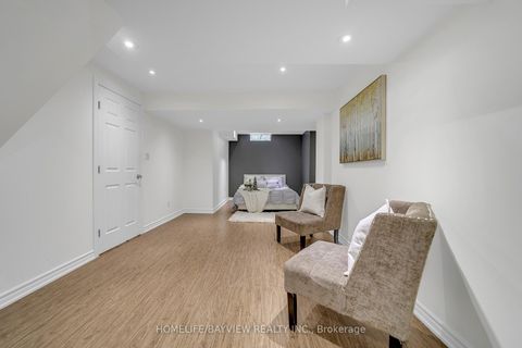 Photo 33 at 99 Red Cardinal Trail, Oak Ridges, Richmond Hill