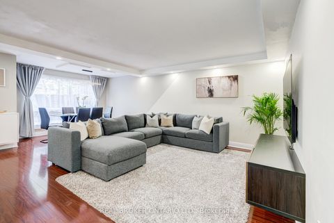 Photo 5 at 62 - 130 Ling Road, West Hill, Toronto