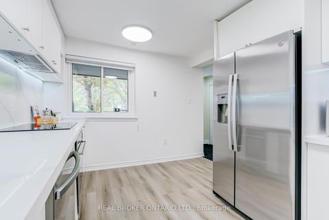 Photo 13 at 62 - 130 Ling Road, West Hill, Toronto