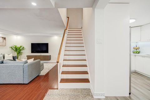 Photo 14 at 62 - 130 Ling Road, West Hill, Toronto