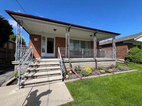 Photo 0 at 4 VAUXHALL Drive, Dorset Park, Toronto