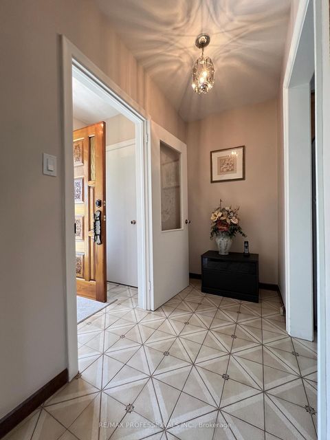 Photo 4 at 4 VAUXHALL Drive, Dorset Park, Toronto