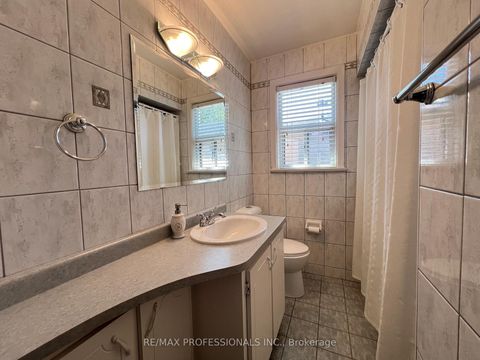 Photo 21 at 4 VAUXHALL Drive, Dorset Park, Toronto