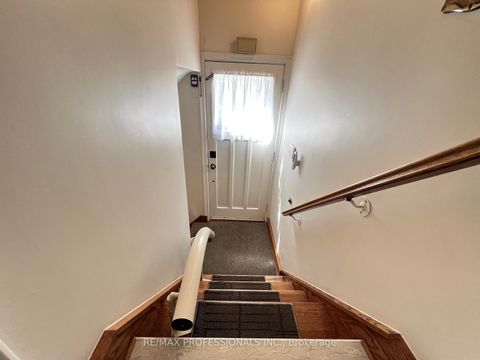 Photo 28 at 4 VAUXHALL Drive, Dorset Park, Toronto