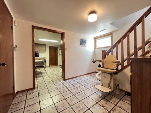 Photo 30 at 4 VAUXHALL Drive, Dorset Park, Toronto