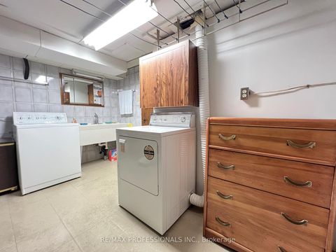 Photo 32 at 4 VAUXHALL Drive, Dorset Park, Toronto