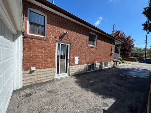 Photo 45 at 4 VAUXHALL Drive, Dorset Park, Toronto