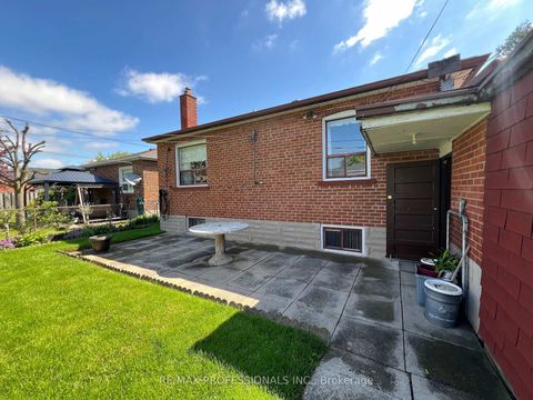 Photo 46 at 4 VAUXHALL Drive, Dorset Park, Toronto