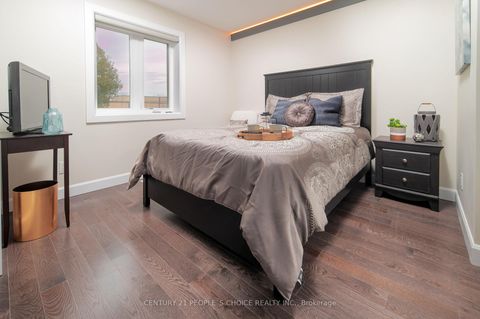 Photo 11 at 37 Bentworth Avenue, Glen Park, Toronto