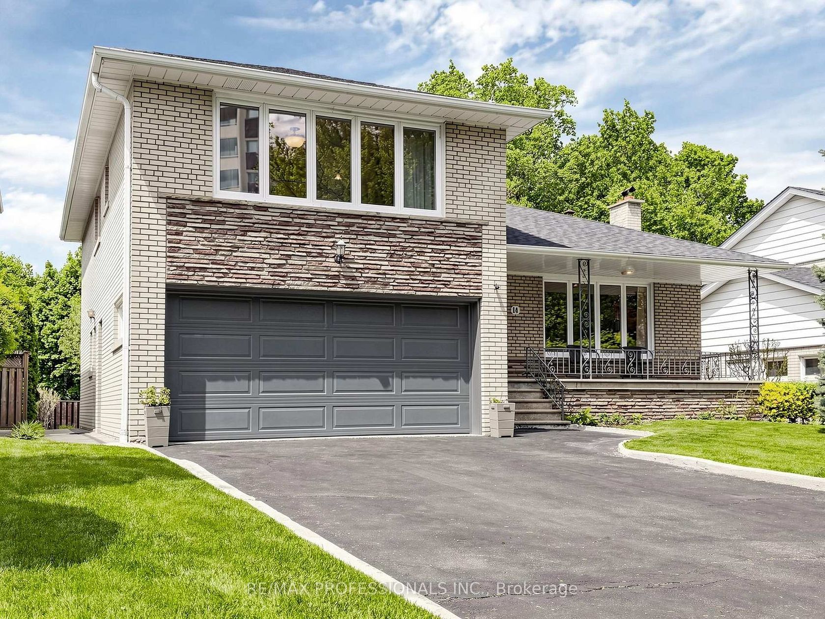 14 Widdicombe Hill, Richview, Toronto 
