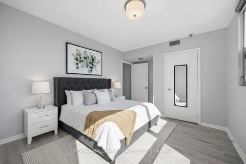 Photo 4 at 403 - 2464 Weston Road, Weston, Toronto