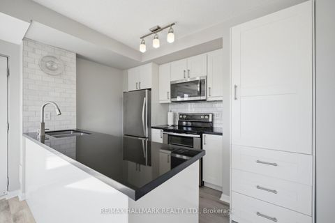 Photo 10 at 403 - 2464 Weston Road, Weston, Toronto