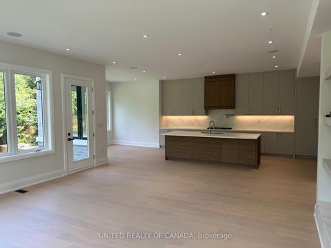 Photo 6 at 5 Cedar Crescent, Aurora Village, Aurora