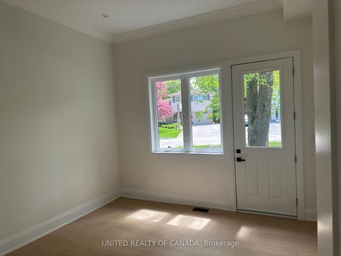 Photo 12 at 5 Cedar Crescent, Aurora Village, Aurora