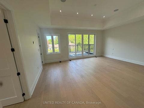 Photo 16 at 5 Cedar Crescent, Aurora Village, Aurora