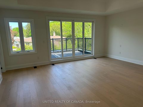 Photo 17 at 5 Cedar Crescent, Aurora Village, Aurora