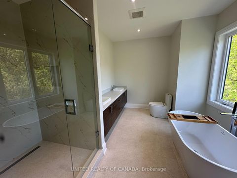 Photo 19 at 5 Cedar Crescent, Aurora Village, Aurora