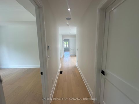 Photo 34 at 5 Cedar Crescent, Aurora Village, Aurora