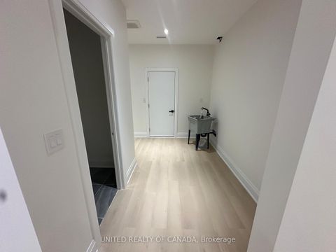 Photo 39 at 5 Cedar Crescent, Aurora Village, Aurora
