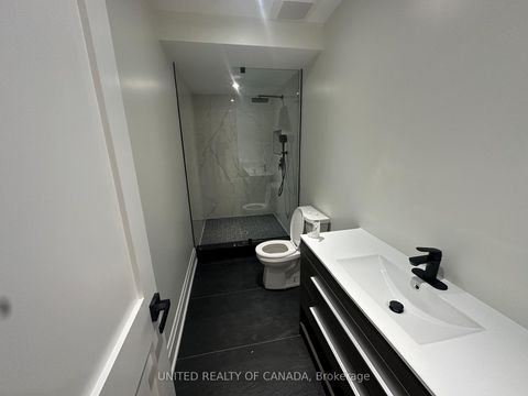 Photo 41 at 5 Cedar Crescent, Aurora Village, Aurora