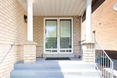 Photo 1 at 22 Laura Sabrina Drive, Sonoma Heights, Vaughan