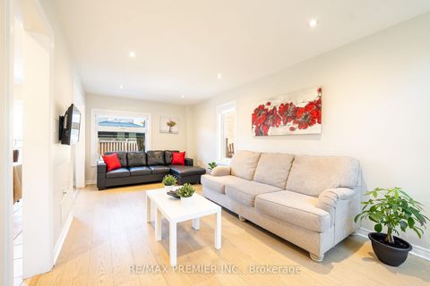Photo 5 at 22 Laura Sabrina Drive, Sonoma Heights, Vaughan